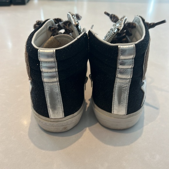 Great condition Golden Goose Slide sneakers - Picture 4 of 8
